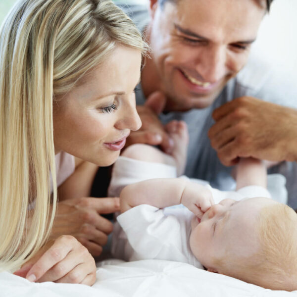 parents-with-newborn-158682734